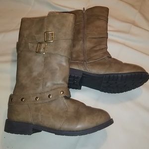 Girls boots